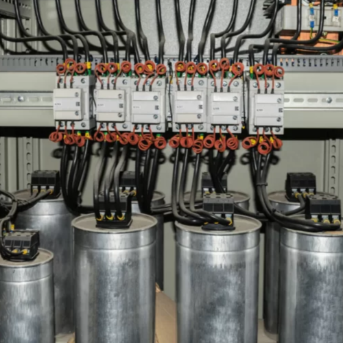 Instalação e manutenção de banco de capacitor por Ailton Francisco